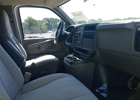 2004 Chevrolet Express z USA, uszkodzony, nr VIN 1GAHG39U241208816